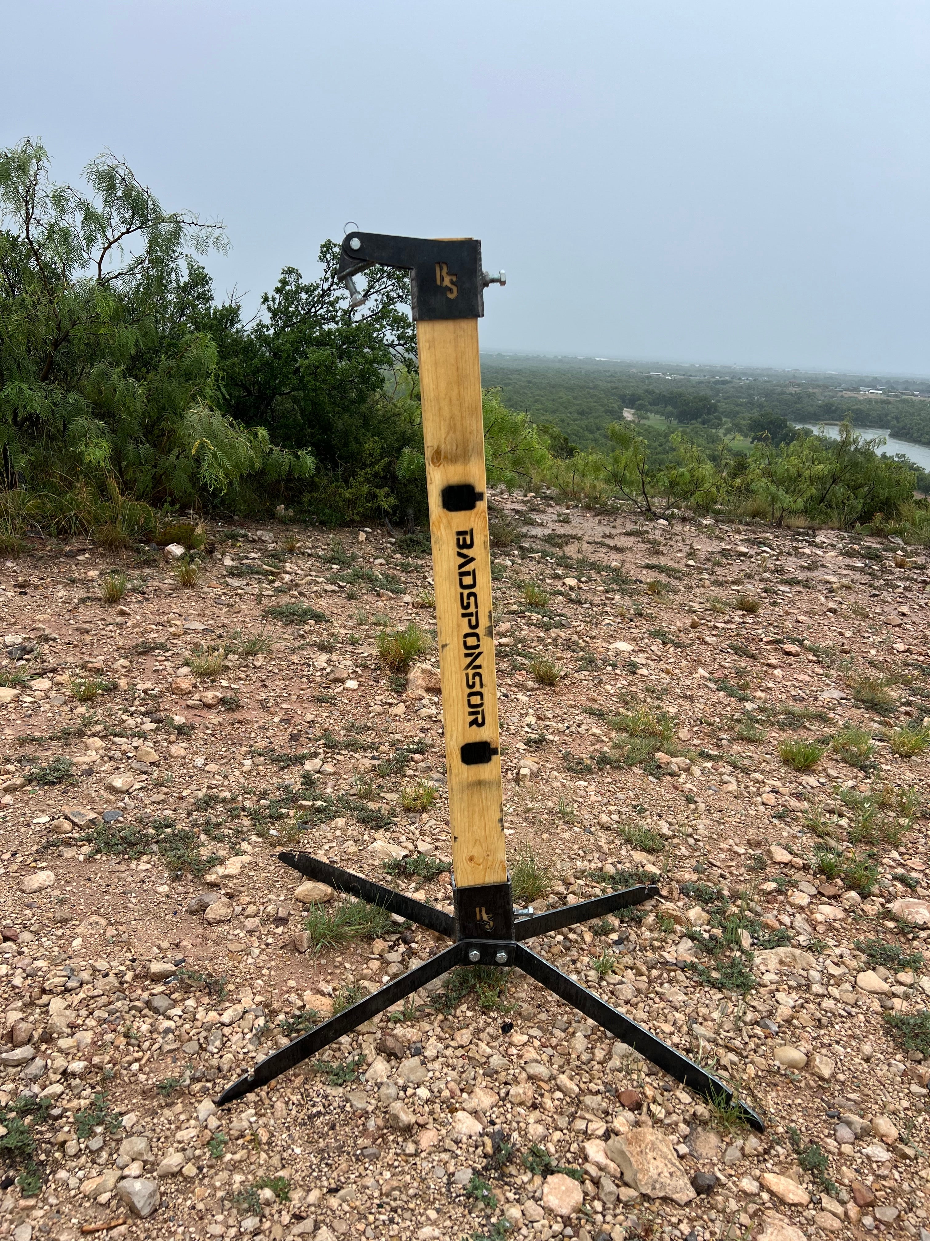 Range Stand and  Quick Release Hanger